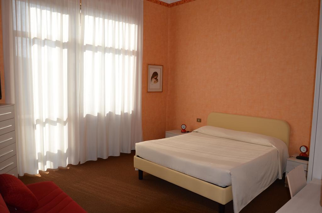 Hotel Corona Termoli Buitenkant foto