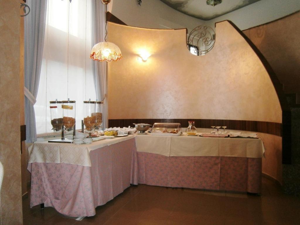 Hotel Corona Termoli Buitenkant foto